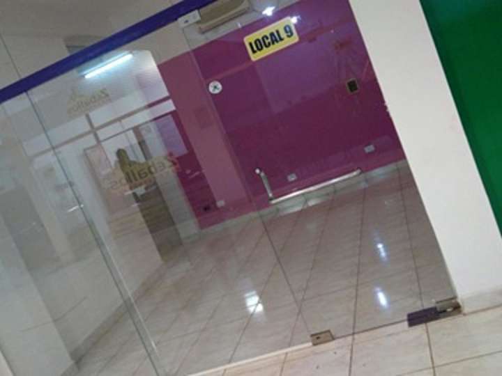 Comercial / Tienda en alquiler en Islas Malvinas, 45, Leandro N. Alem