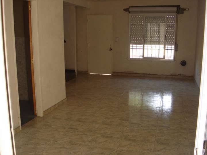 Departamento en venta en De Lattie, Villa Tesei