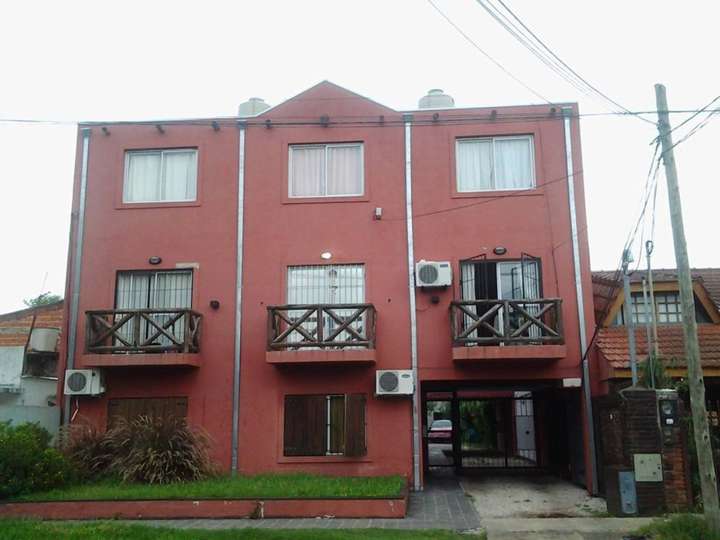 Departamento en venta en Hipólito Yrigoyen, Pilar