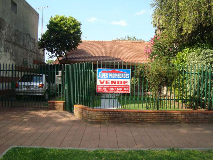 Casa en venta en 92 - Joaquín Víctor González, 2111, San Andrés