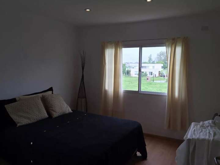 Casa en venta en Avenida Parque - Acceso a Zelaya, Buenos Aires