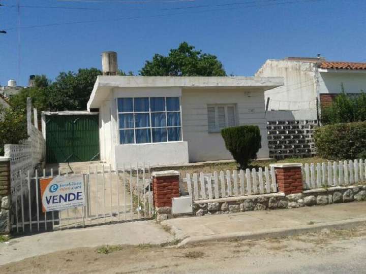 Casa en venta en Rivera, 100, Villa Carlos Paz