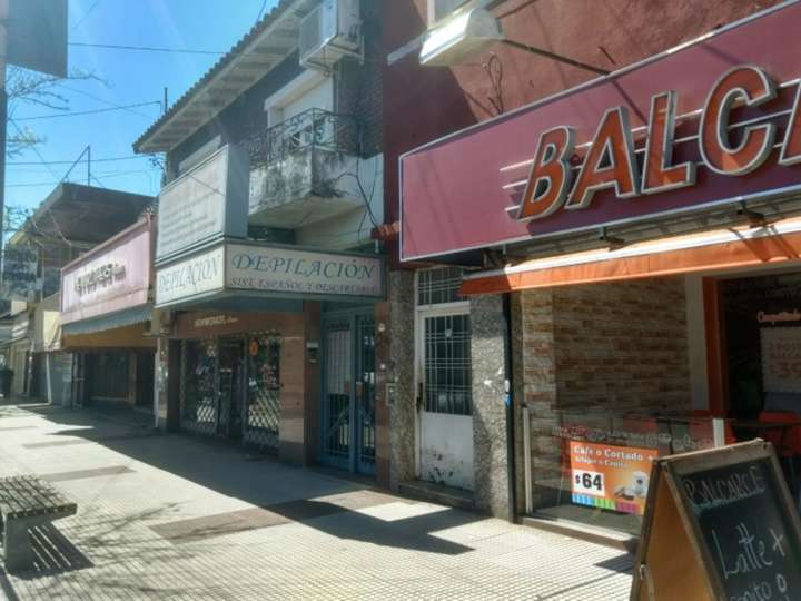 Edificio en venta en Avenida Rivadavia, 21201, Buenos Aires