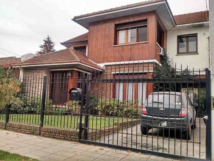 Casa en venta en Brandsen, 676, Buenos Aires