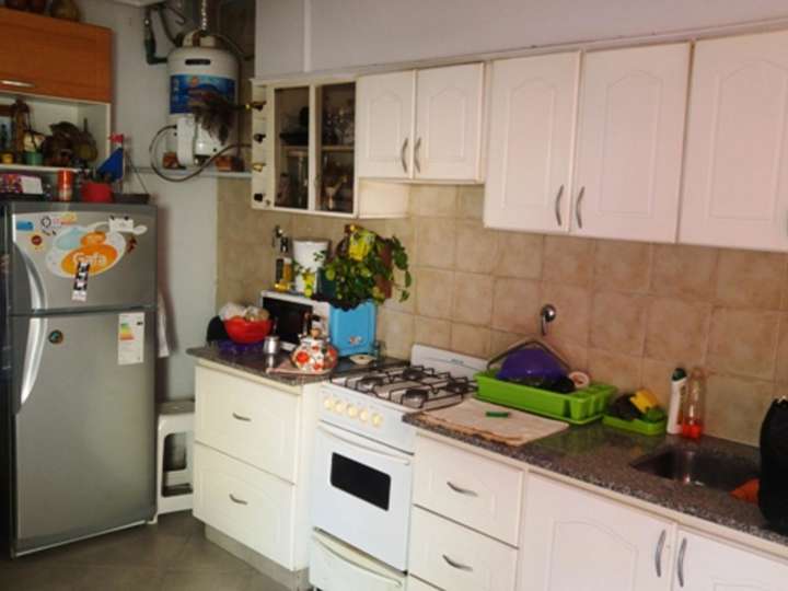 Edificio en venta en Entre Ríos, 101, Villa Luzuriaga