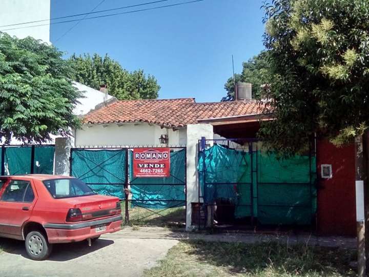 Casa en venta en Coraceros, Hurlingham