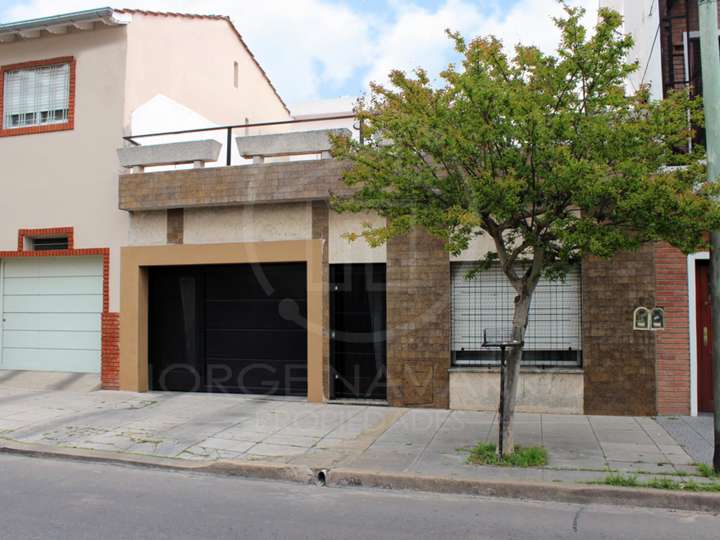 Casa en venta en Junín, 2216, Villa Maipú