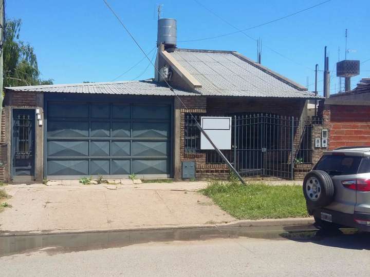 Casa en venta en Federico Chopin, Buenos Aires