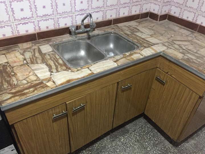 Edificio en venta en Curupaytí, 676, La Tablada