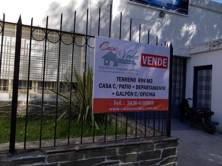 Casa en venta en Avenida Centenario, 169, Victoria