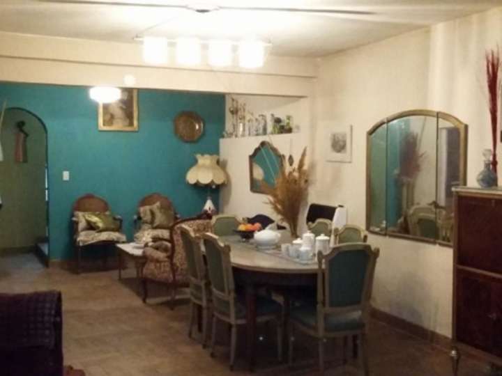 Casa en venta en Miguel Cané, Buenos Aires