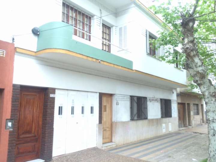 Departamento en venta en Entre Ríos, 121, Buenos Aires