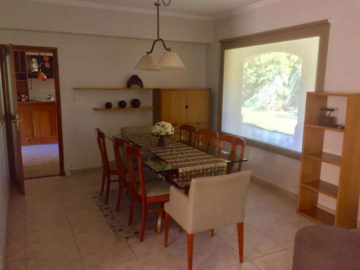 Casa en alquiler en Avenida Olímpica, Canning