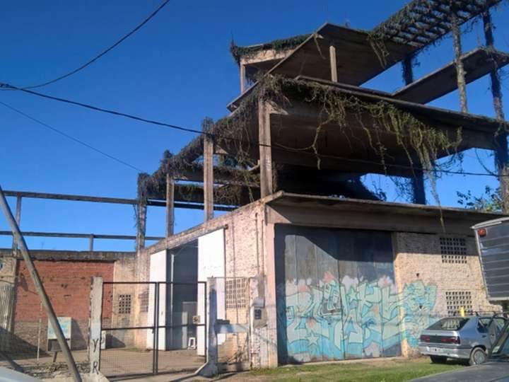 Comercial / Tienda en venta en Olivetti, Garín