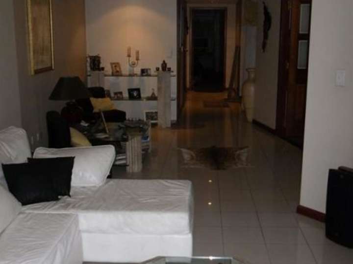 Departamento en venta en Doctor Emilio Cardeza, 44, Buenos Aires