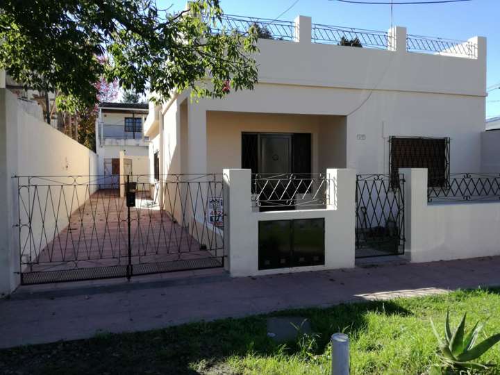 Edificio en venta en Lisandro de La Torre, Buenos Aires