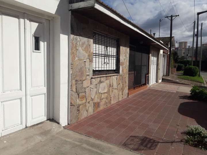 Casa en venta en Calle 26, 3567, Necochea