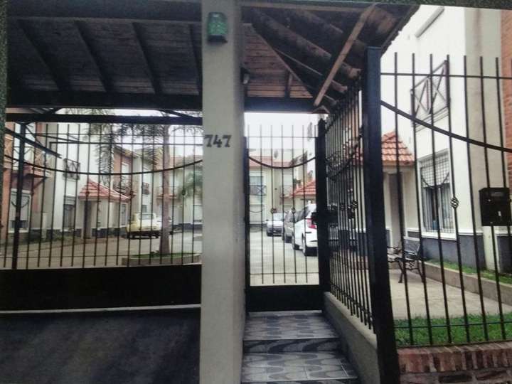 Departamento en venta en Entre Ríos, 699, Buenos Aires