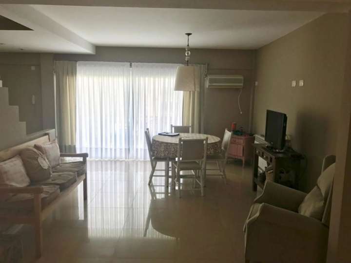 Departamento en venta en Félix Aguilar, Buenos Aires