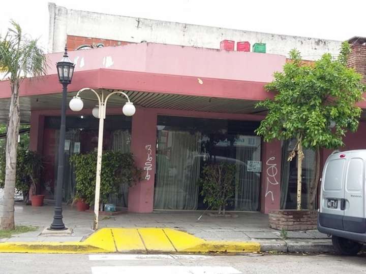 Comercial / Tienda en venta en Avenida A. T. de Alvear, Don Torcuato Este
