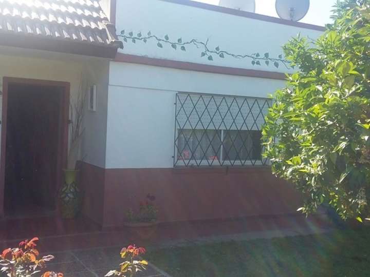 Casa en venta en Serrano, Muñiz