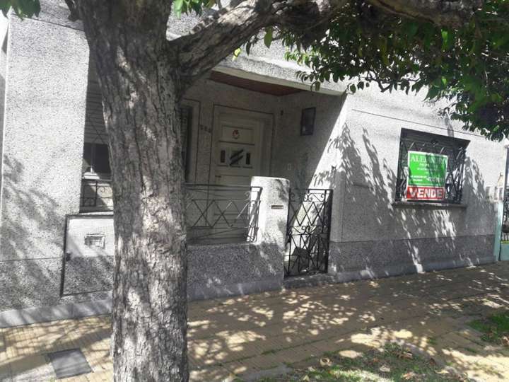 Casa en venta en José Bianco, 502, El Palomar