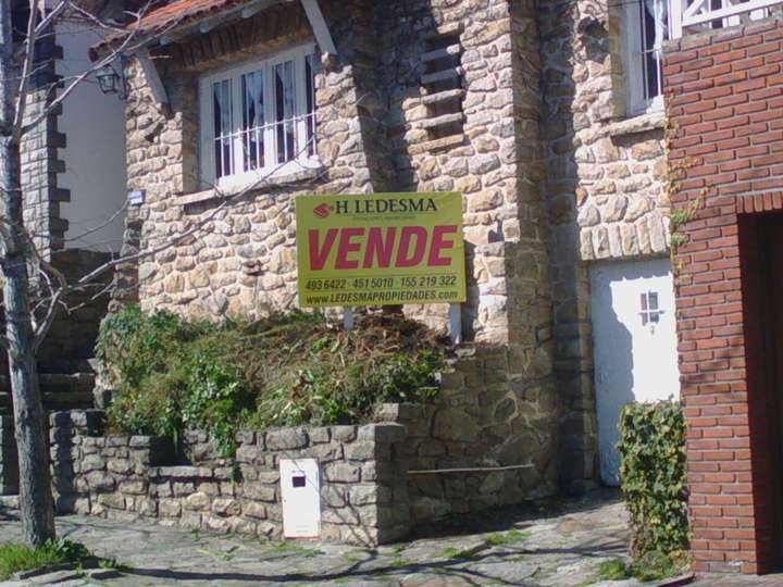 Casa en venta en Mendoza, 2010, Buenos Aires