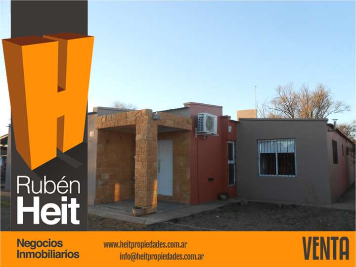 Casa adosada en venta en Avutarda, Toay