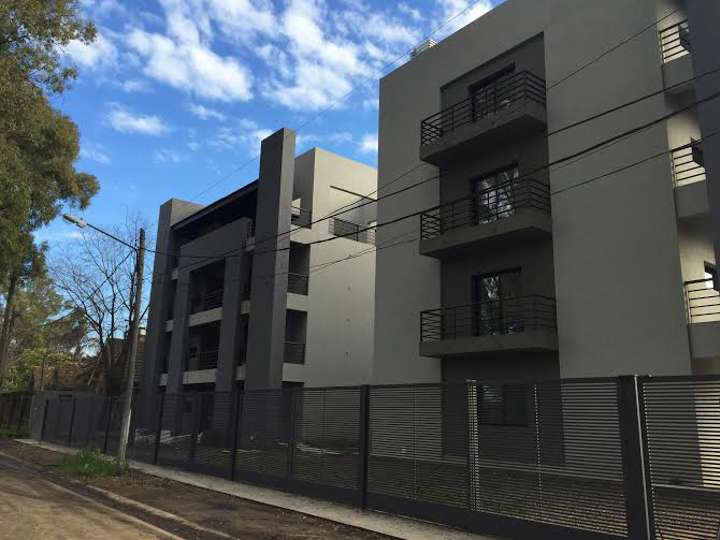 Departamento en venta en Carlos Calvo, Pilar