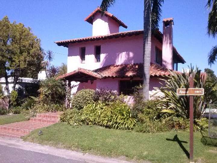 Casa en venta en Avenida Sargento Cabral, Canning