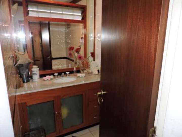 Casa en venta en Montevideo, 2373, Santa Fe