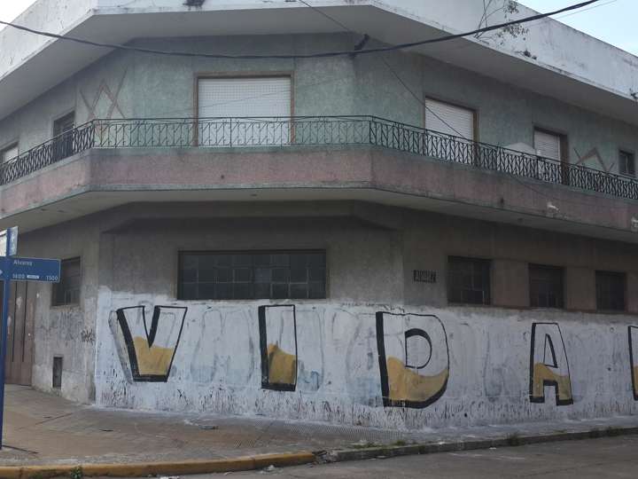 Comercial / Tienda en venta en Benito Álvarez, 1400, Buenos Aires