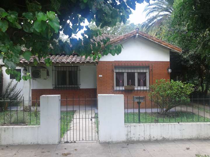 Casa en venta en Los Robles, General Rodríguez