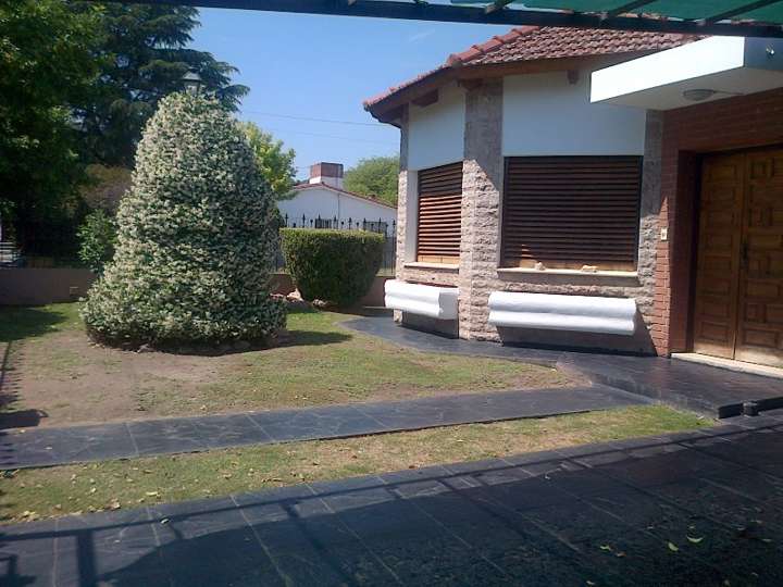 Casa en venta en Gobernador Ortiz y Herrera, 166, Villa Carlos Paz