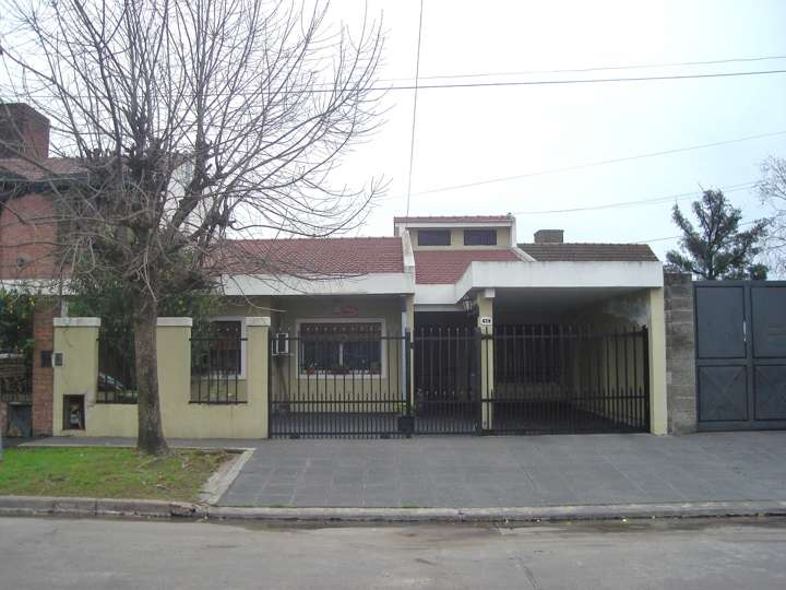 Casa en venta en Comandante Peredo, Buenos Aires