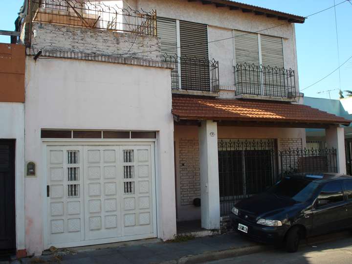 Casa en venta en Dolores, 247, Villa Sarmiento