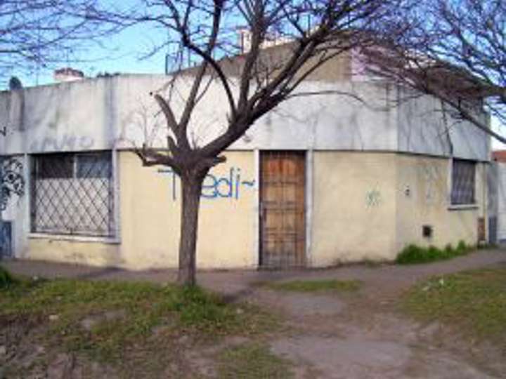 Casa en venta en Asamblea, 97, Malvinas Argentinas