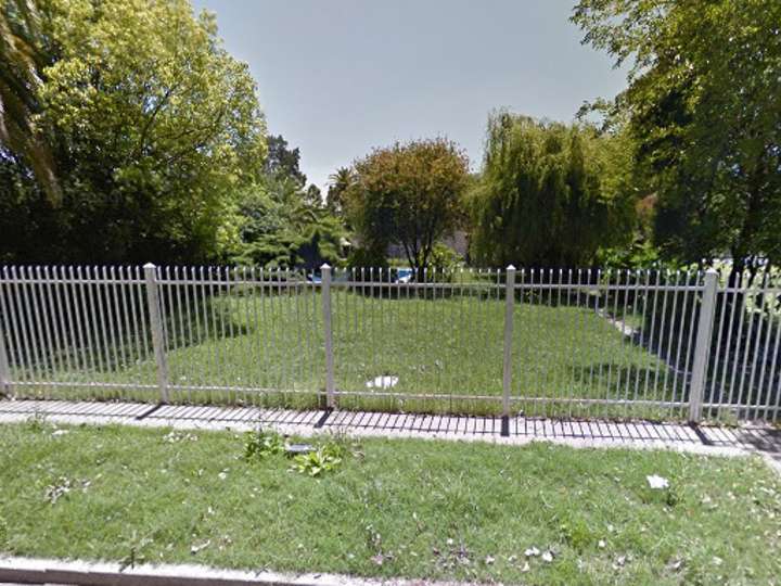 Casa adosada en venta en Coronel Lynch, Villa Luzuriaga