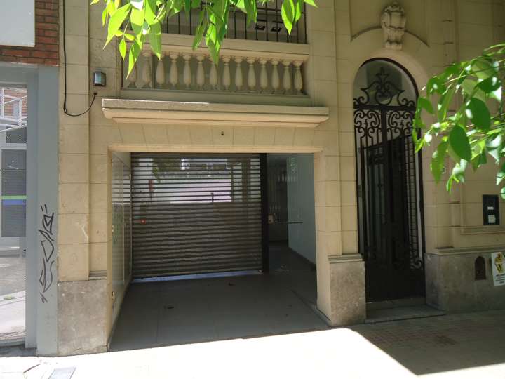 Cochera en venta en Calle 46, 931, La Plata