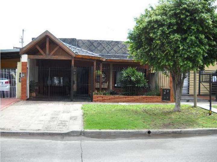 Casa en venta en Milicias Orientales, 702, Buenos Aires