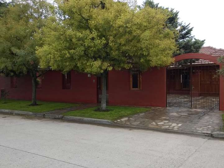 Casa en venta en 24 - Lucas Kraglievich, 950, San José de Balcarce