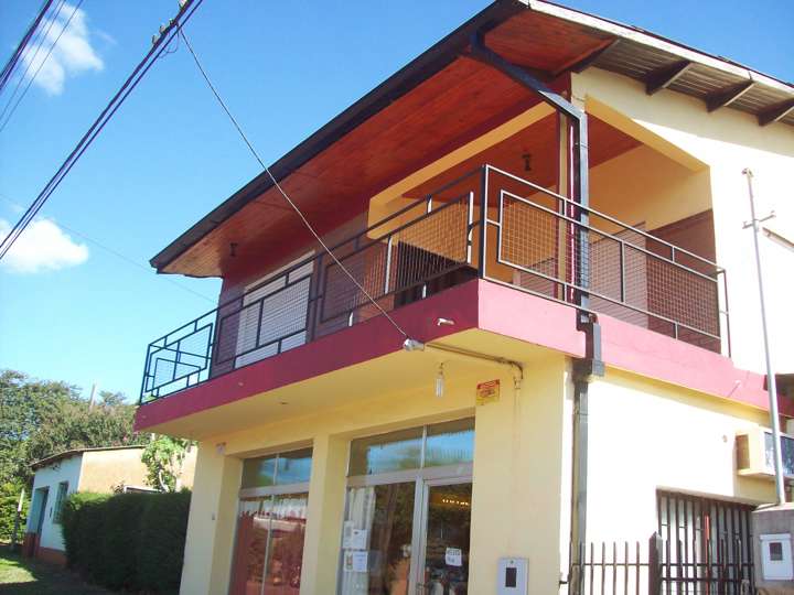 Casa en alquiler en Sarmiento, 127, Leandro N. Alem