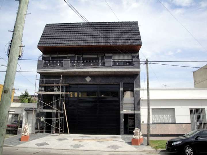 Comercial / Tienda en alquiler en Avenida Bartolomé Mitre, 613, Buenos Aires