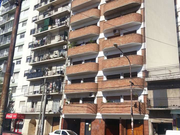 Cochera en venta en Brasil, 954, Villa Sarmiento
