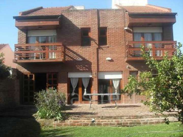 Casa en venta en Cataluña, 6035, Buenos Aires