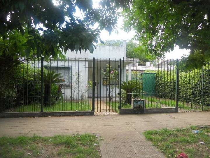 Casa en venta en Saavedra, Muñiz