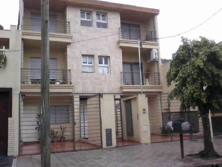 Departamento en venta en Caseros, 102, Buenos Aires