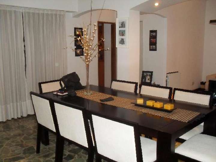 Casa en venta en Castelli, 642, Buenos Aires