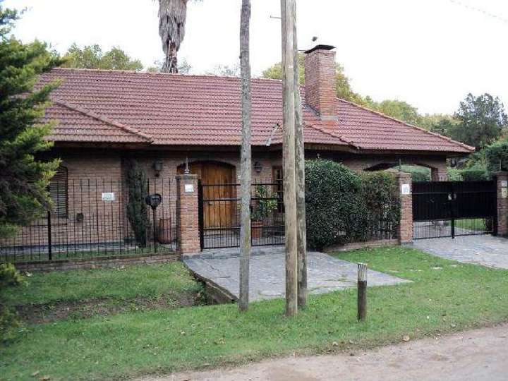 Casa adosada en venta en Gobernador Guillermo Udaondo, 3968, Villa Gobernador Udaondo