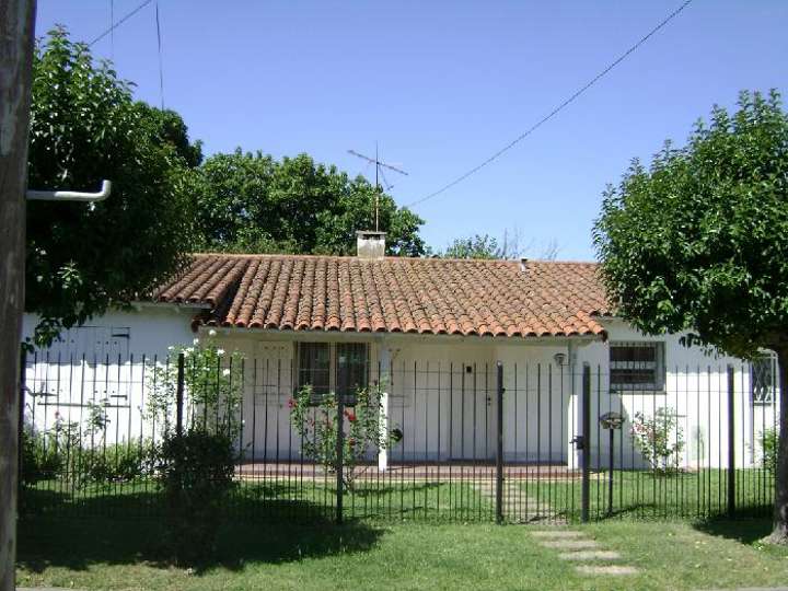 Casa en venta en Chivilcoy, 402, González Catán